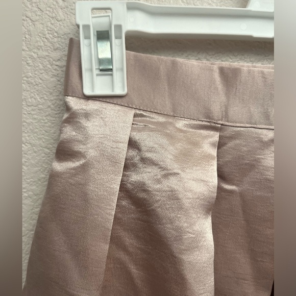 NWT Forever 21 Pleated Contemporary Sateen Champagne Pink Skirt - Picture 3 of 8